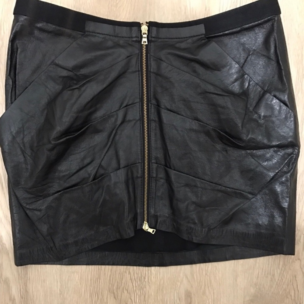 J.CREW COLLECTION Leather Mini Skirt 🖤🔥